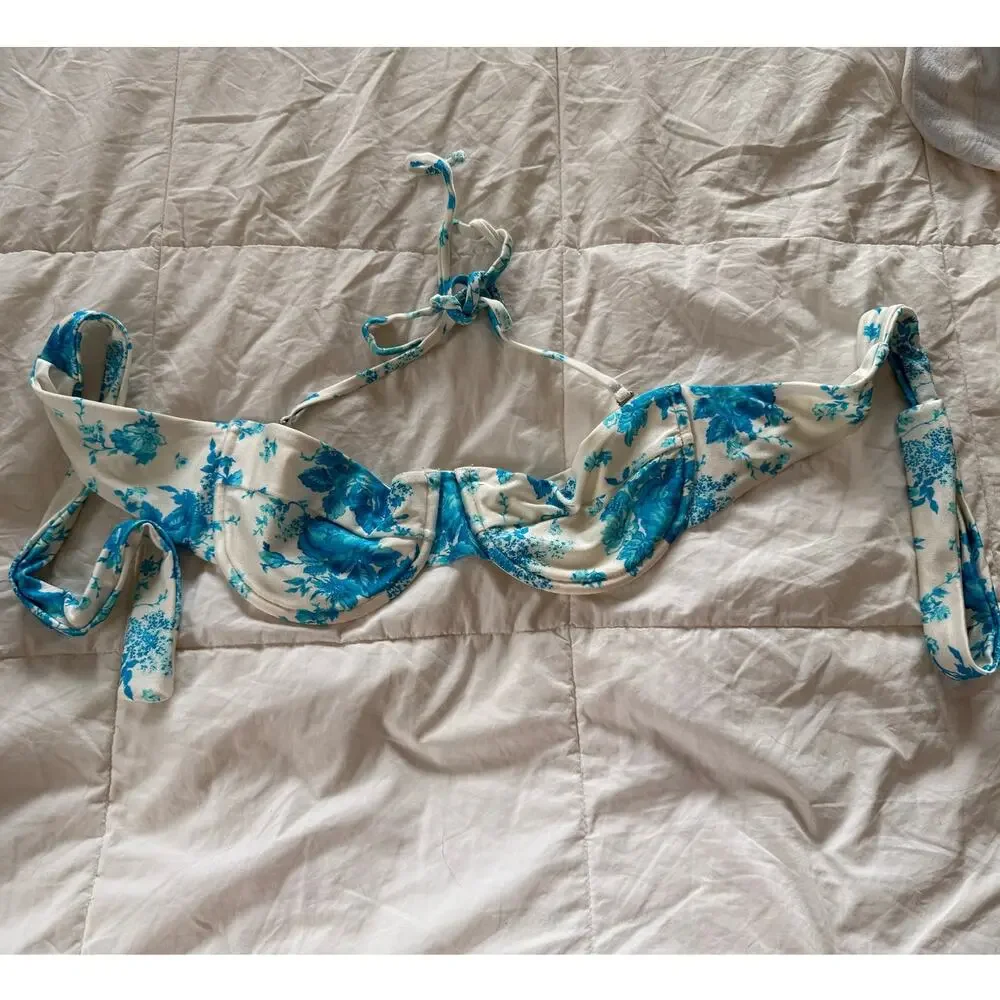 Frankie’s Bikinis Cielo Underwire Bikini Top – Blue Floral – Size S